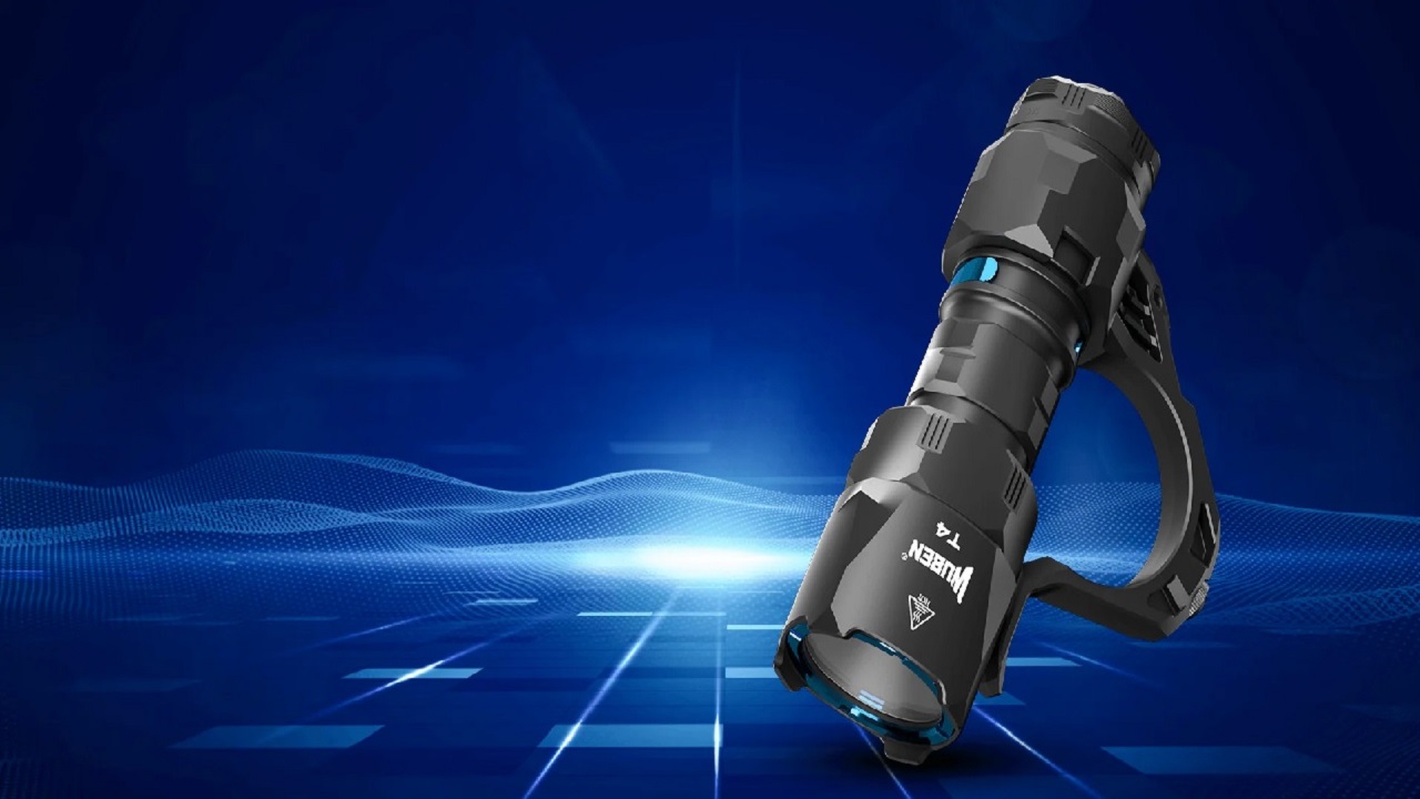 Tactical Flashlight: The Importance of IP68 Dust and Waterproof Standards